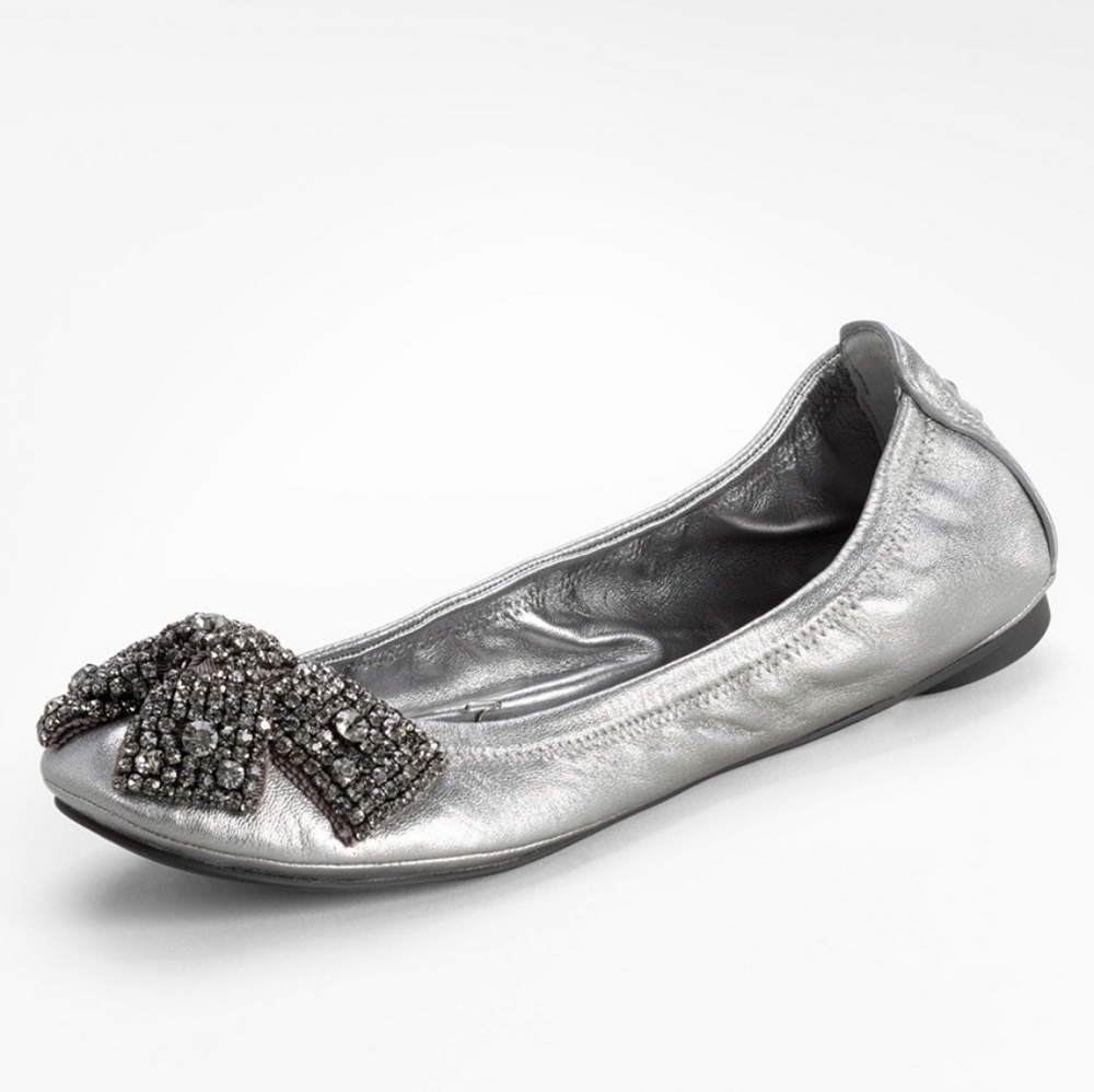 ✨NWOT Tory Burch Eddie Bow Silver Flats✨